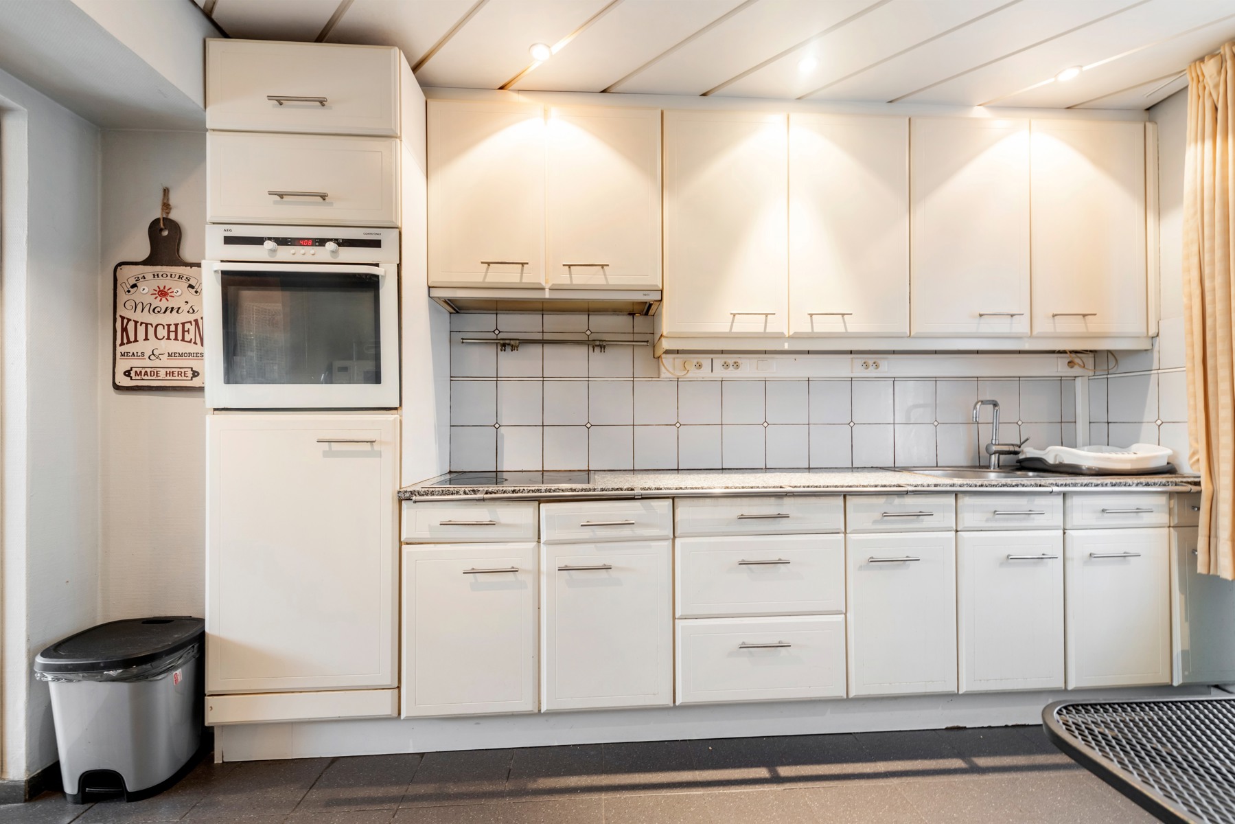 Gezinswoning met 4 slaapkamers, garage en oprit in Sint-Michiels