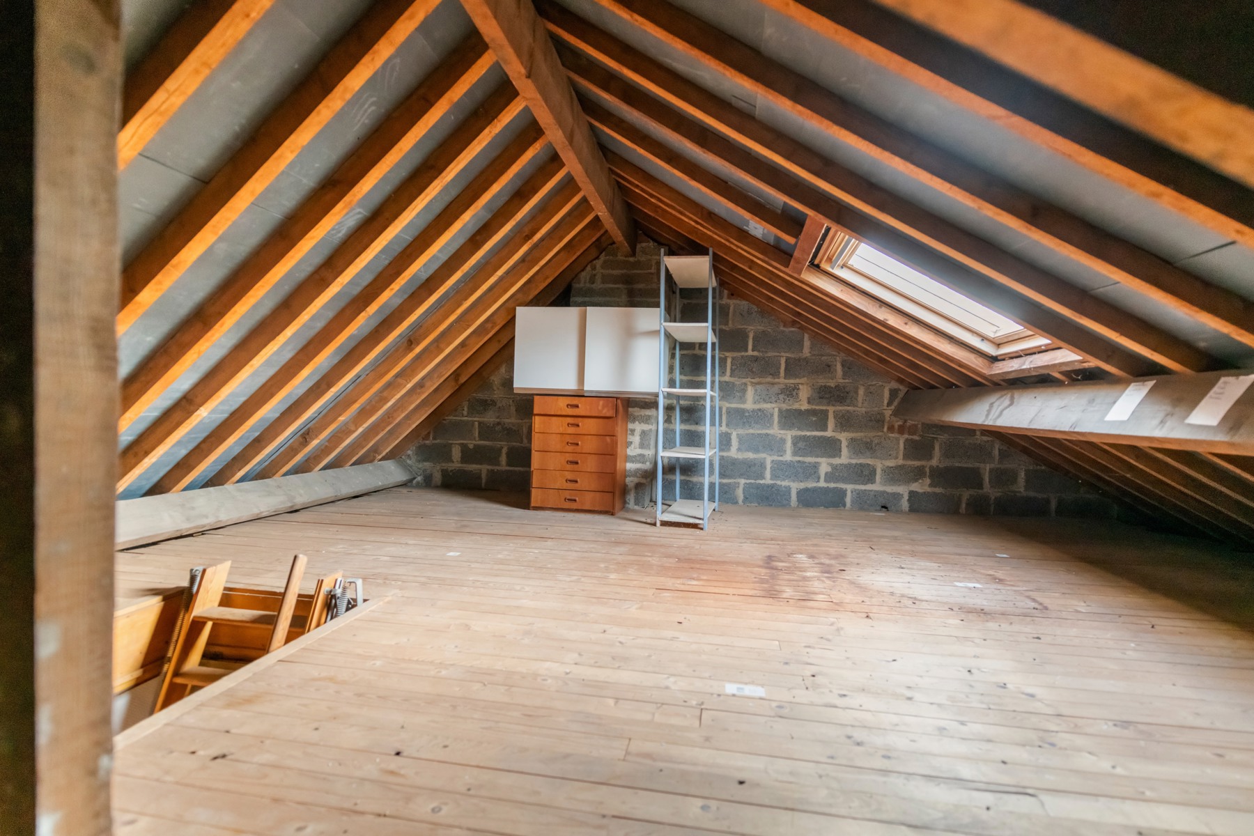 Gezinswoning met 4 slaapkamers, garage en oprit in Sint-Michiels