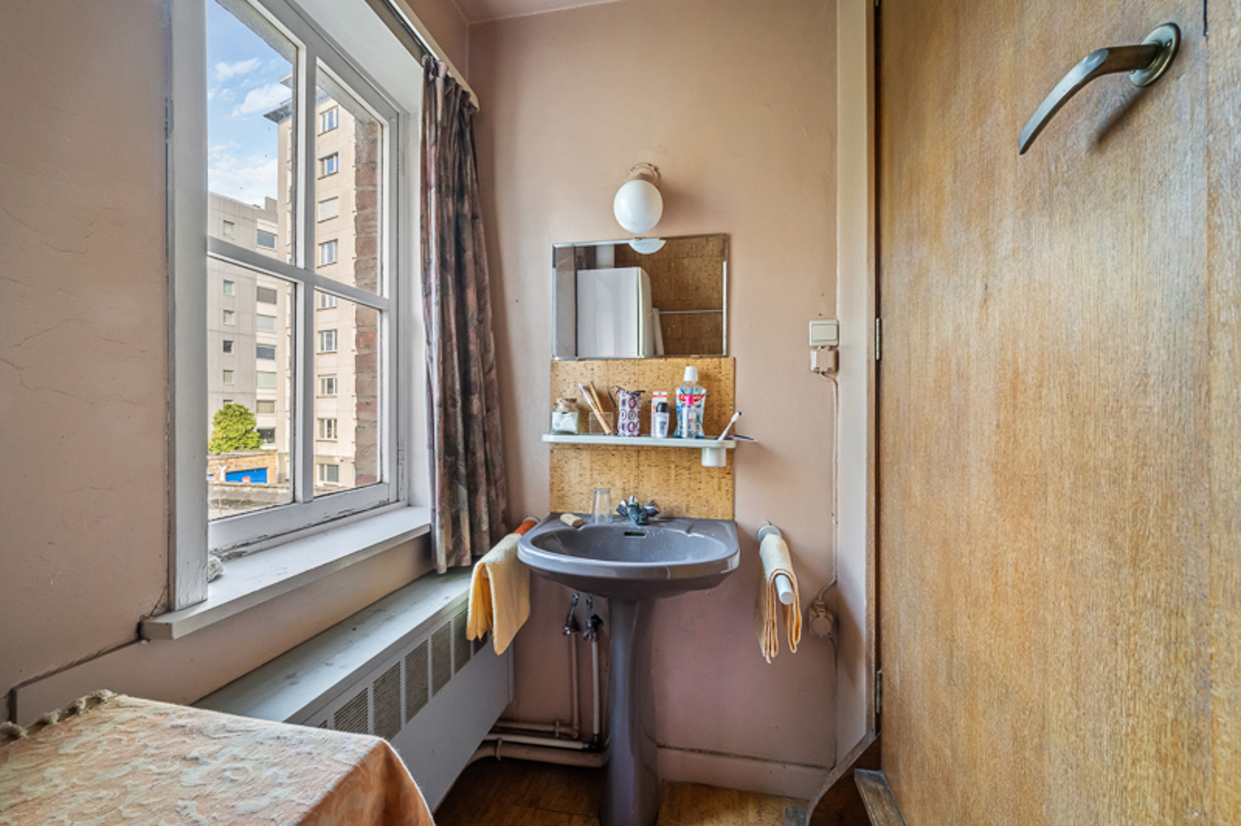 Woning met veel potentieel in fietsstraat in Sint-Michiels