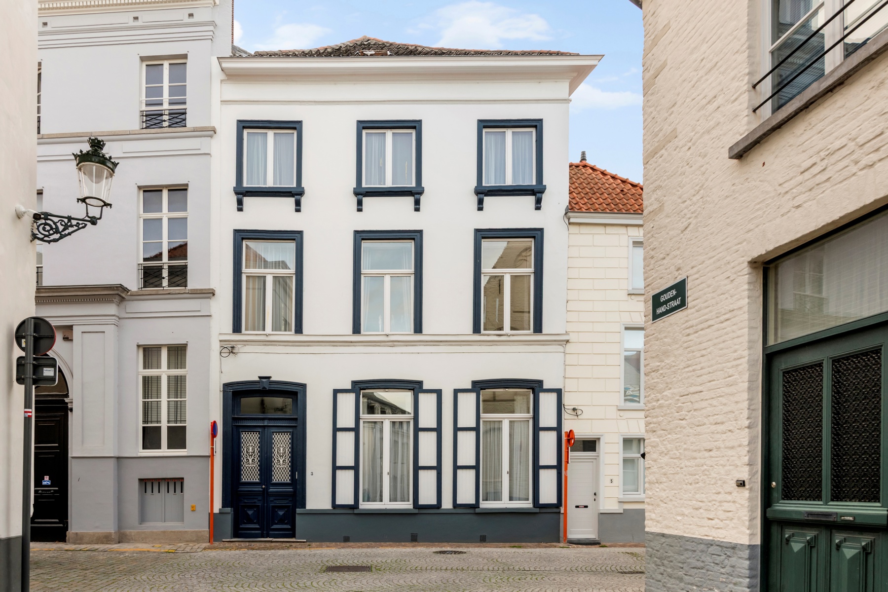 Karaktervol herenhuis met ruimte en tal van mogelijkheden.